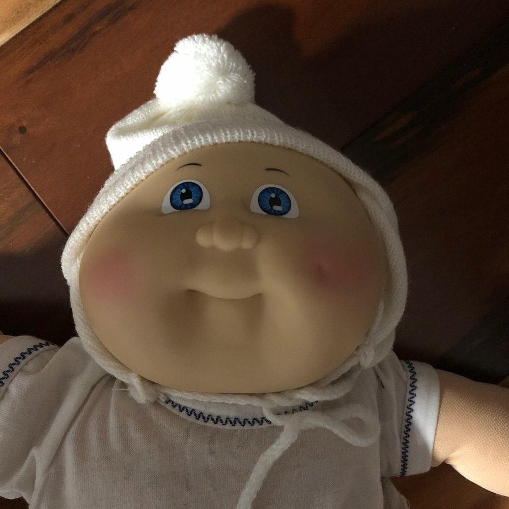 Vintage Cabbage Patch Doll 1978/1982 - Bald blue eyes with ADOPTION PAPERS! - Picture 7 of 7